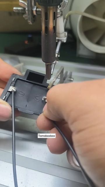 Next-Level Soldering： Laser-Guided Automatic Wire Feed for Perfect Electronic Joints