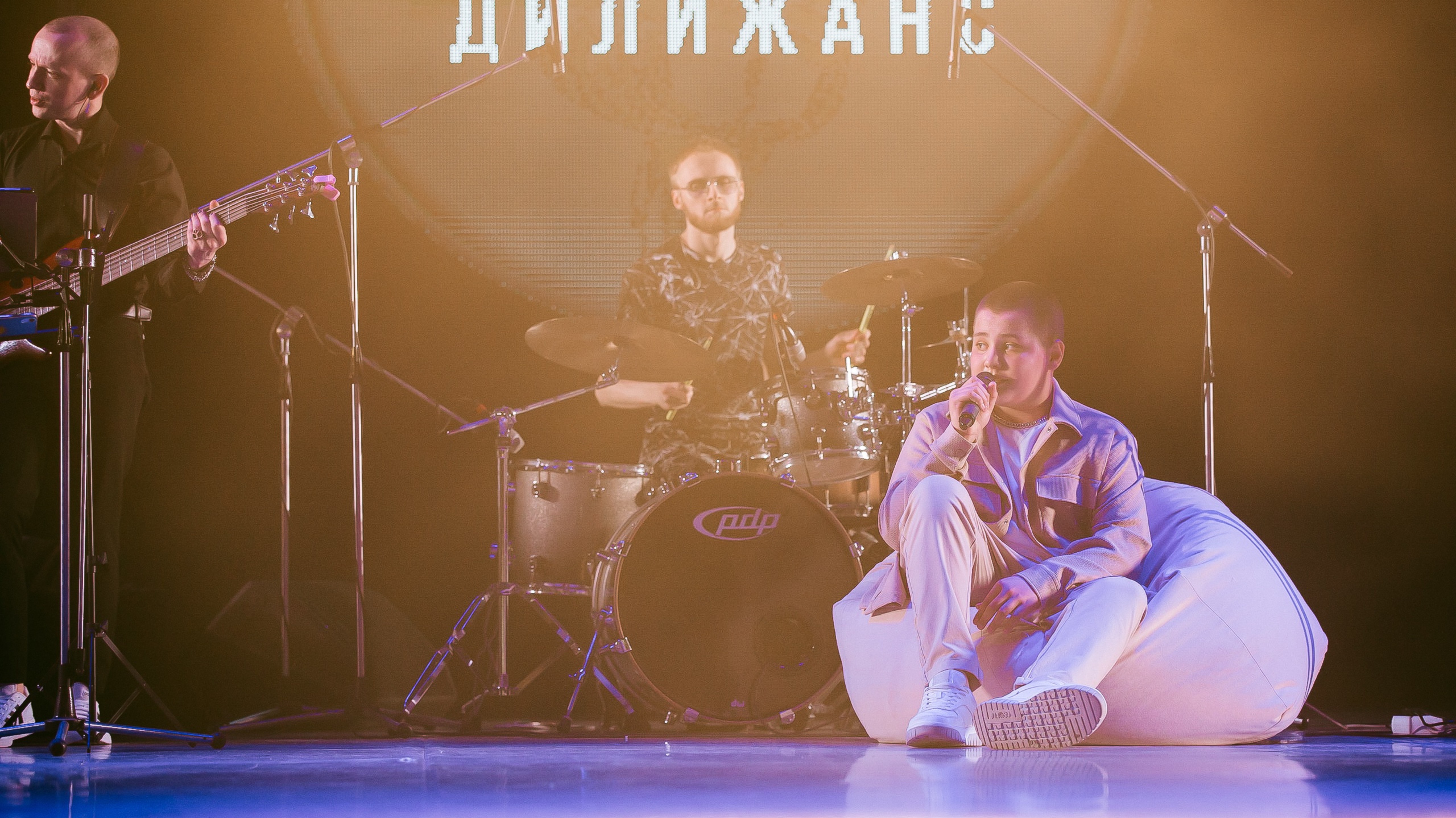 Музыкальный Дилижанс. Калачев Иван и Кавер-группа «Funkyes Monkeys»