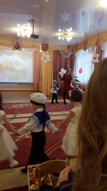 Раяна утренник 03.03.2017.mp4
