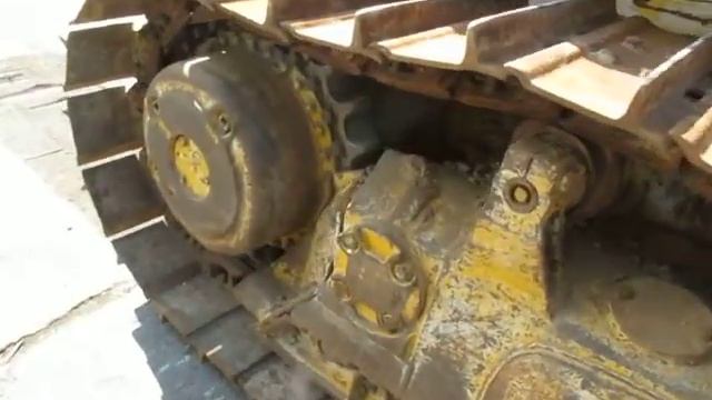 Бульдозер Komatsu D65EX-12. Местонахождение - Владивосток.