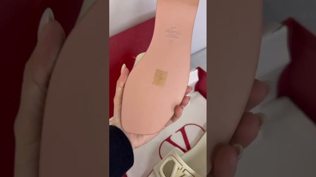 Сандалии шлепки Valentino оригинал