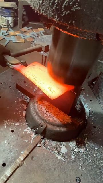 Forging & Shaping Steel Tools with a Powerful Press – ASMR Metalworking Satisfying!
