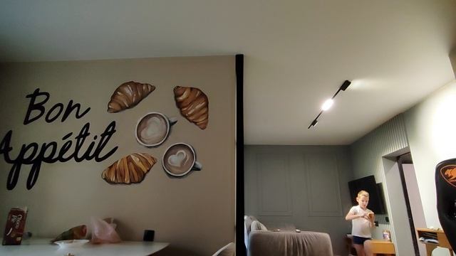 VID_20250521_200456.mp4
