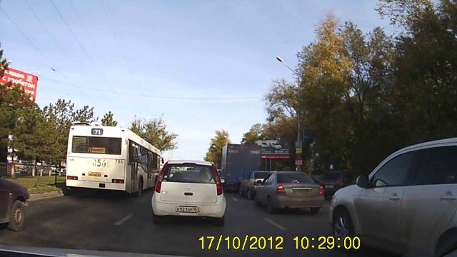 Автомобильный видеорегистратор Mio MiVue 225
