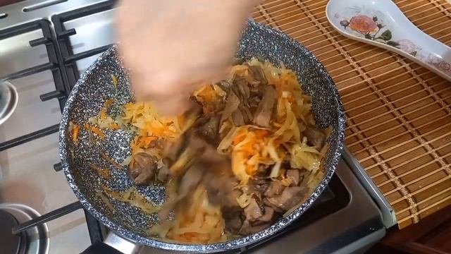 Пісненько , але дуже смачненько.Тушкована капуста з су