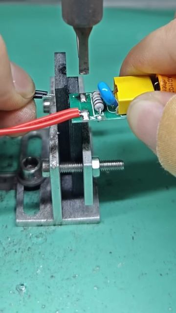 Mastering Soldering： Precision & Perfection with Auto Wire-Feeding & Laser Guidance