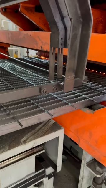 Automatic Welding of Heavy-Duty Steel Wire Fencing