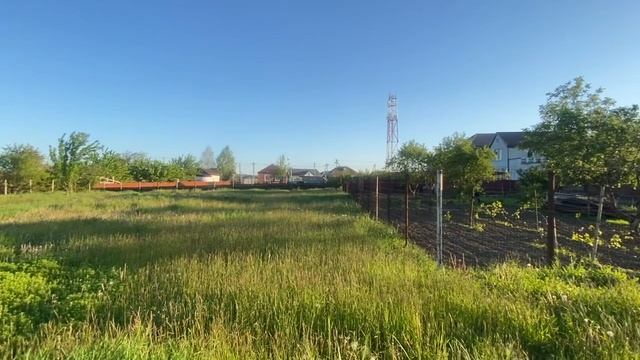 В продаже земельный участок площадью 10 соток.