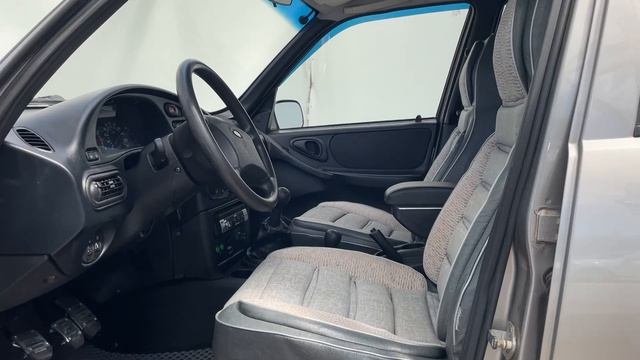 Chevrolet Niva, I
