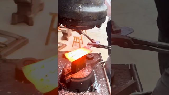 Forging Red-Hot Steel： Shaping Cutting Tools with Industrial Press ｜ ASMR So Satisfying