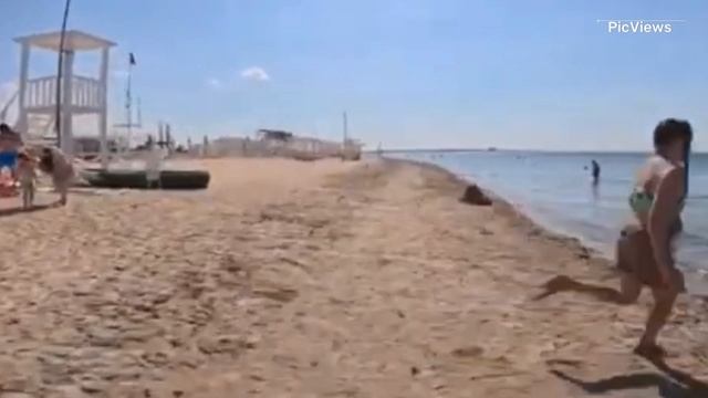 Крым Евпатория Центральный пляж сегодня 21 мая 2025. Какая обстановка на курорте, есть ли мазут