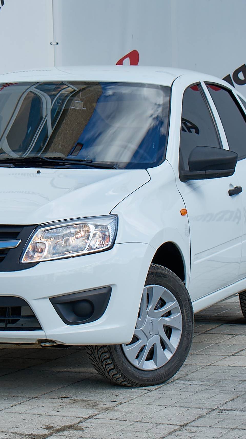 Обзор на LADA (ВАЗ) Granta Лифтбэк 1.6 MT 2015г