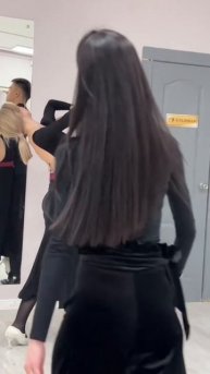 Вилки на спине помогают держать осанку и не сутулиться во время танца