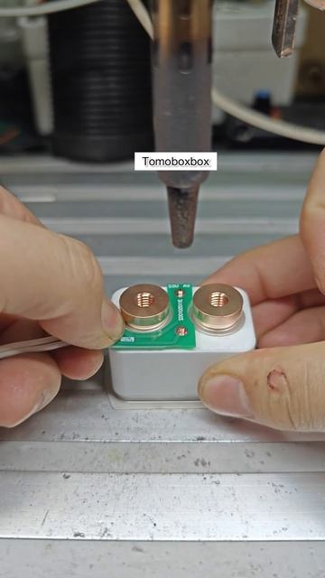 Precision Electronic Soldering： Automatic Wire Feed with Laser Guide – So Satisfying!