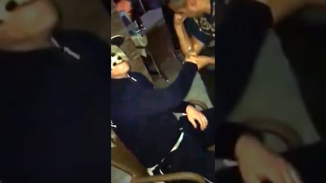 ПРИКОЛ ЖЕСТЬ )))) палец в жопу