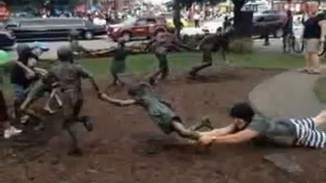 приколы с памятниками