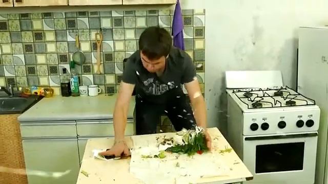 Как меня учил готовить шаурму батя 😂😂😂 (подборка смешных видео)