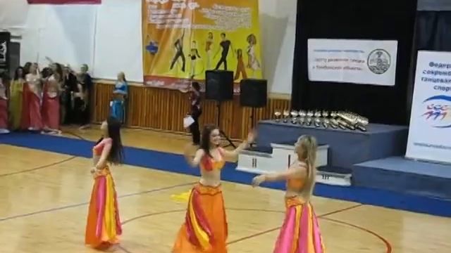 Малая группа, номинация беллиданс классика . Студия арабского танца "Байсан", г.Тамбов