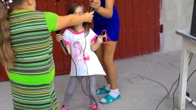 Miss Yuliya Dancing.Мисс Юлия танцует