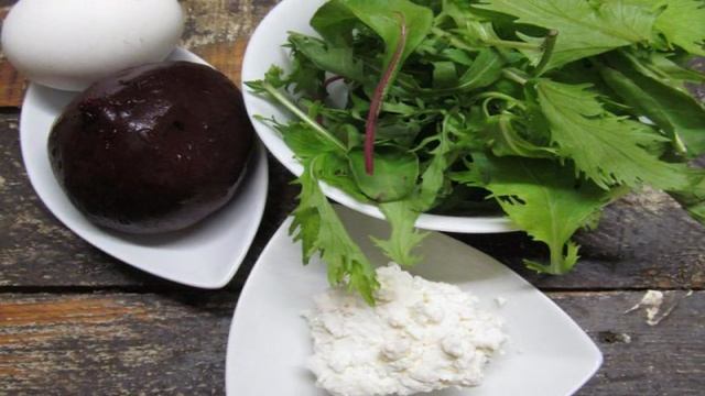 Салат из свеклы и козьего сыра