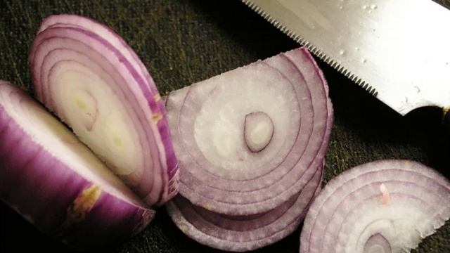 Как не плакать при нарезке лука: ответ ученых.