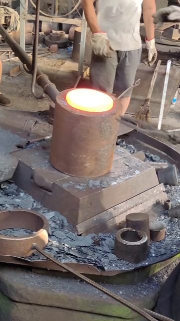 Molten Steel Transformation： Forging Red-Hot Steel Like Taffy!