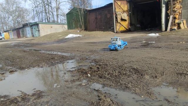 Всем привет! Трактор т-150 на гусеницах масштаб 1:10.