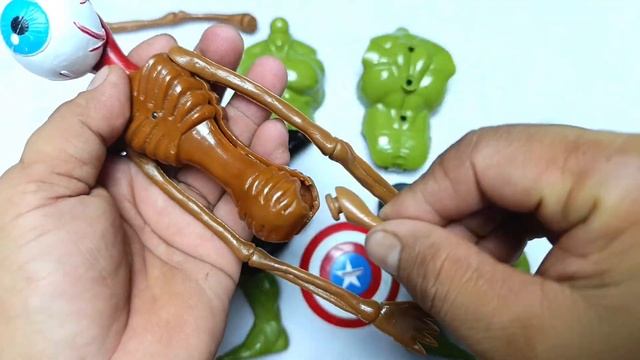 СУПЕРГЕРОЙСКИЕ ИГРУШКИ МСТИТЕЛЕЙ — УДАР ХАЛКА, ГОЛОВ?