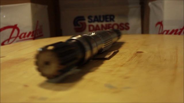 Вал 11179431 Наличие! H1P-089-100 13T 8/16 Shaft, 13 tooth spline, 8/16 pitch  Danfoss Power Solutio