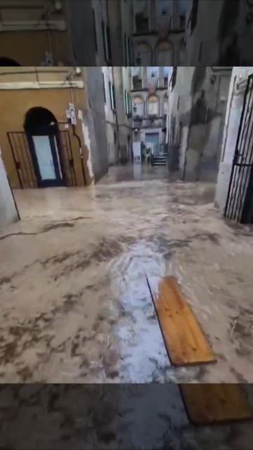 Наводнение из-за разлива реки Пора в Финальборго, Финал-Лигуре, Италия 🇮🇹 (20.05.2025)