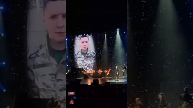 Прислали видео, от которого текут слёзы. Супруги спели