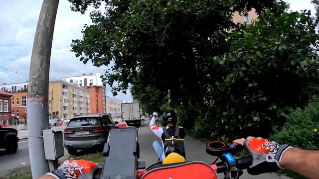 Как правильно ездить на стоячих электросамокатах.
