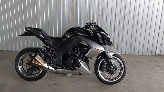 Kawasaki  Z1000 4 поколения - самый легкий и быстрый из серии "Z