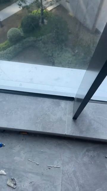 Flawless Silicone Application for Glass Doors ｜ Smooth, Even & Perfect Finish