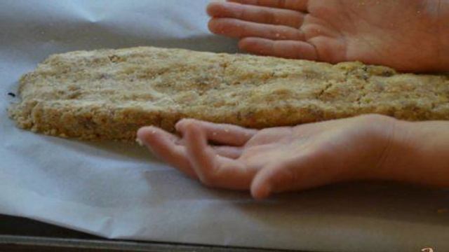 Бискотти с финиками и орехами