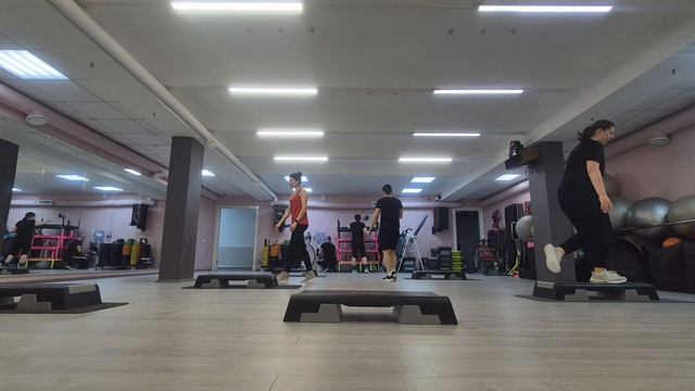 СТЕП АЭРОБИКА ЦЕЛАЯ ТРЕНИРОВКА / STEP AEROBICS