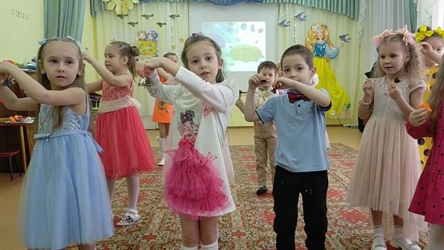 Танцы в детском саду