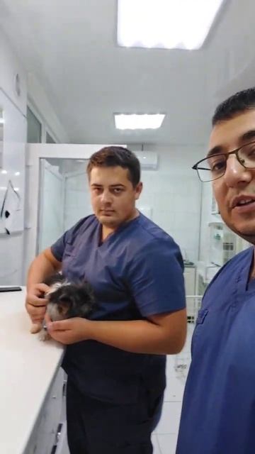 Малыш перенес тяжёлую операцию, и теперь идёт на выписку 🙂