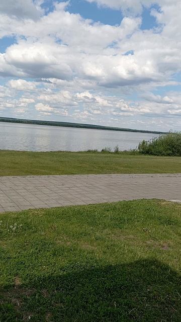 Отдыхаю на набережной в Курчатове