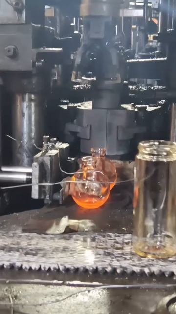 Molten Glass Casting – Glowing Hot Bottle & Jar Molding ｜ So Satisfying ASMR 🔥🍶