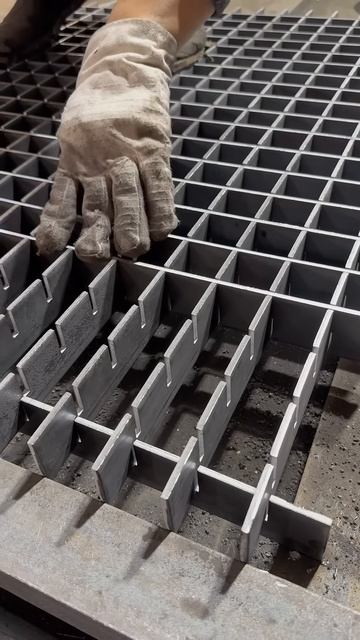 ASMR： Satisfying Steel Fence Installation - Tips & Techniques!＂