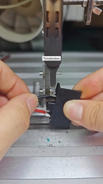 Effortless Electronic Soldering with Auto Feed & Laser Precision - Satisfying Craftsmanship
