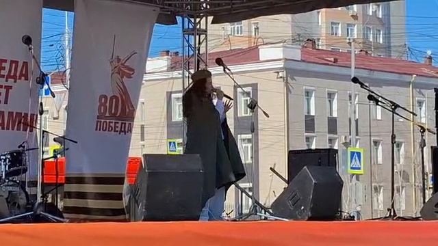 Тихонова Ева - «Месяц май»