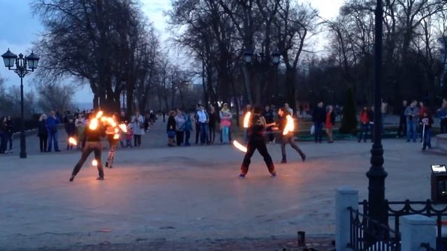Фаер шоу на б-ре Новый Венец в Ульяновске 16 Апреля 2016 г. (6)