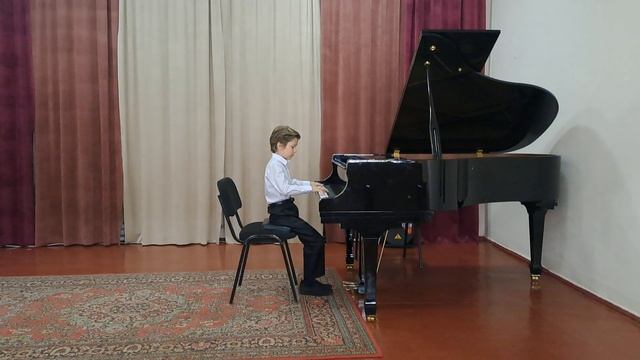 Л.Книппер"Полюшко-поле" исп.
Будченко Платон