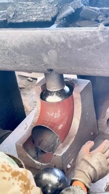 Expanding Steel Fitting with Double Ball Bearings - Ultra Satisfying!