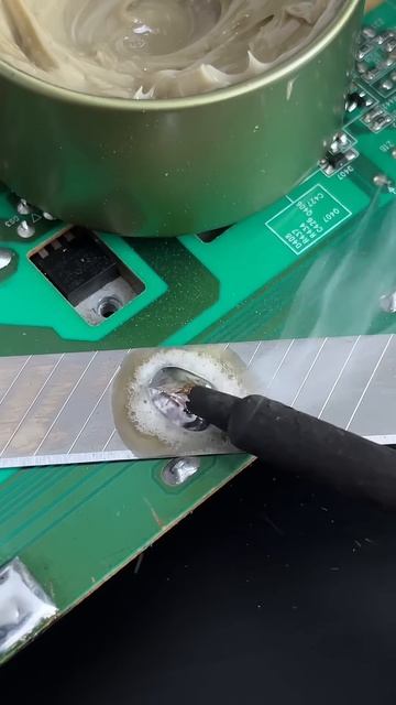 Mastering Rosin Soldering Paste： Lead-Free Flux for Quick and Easy Repairs