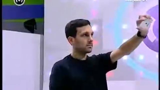 Стивен Фрейн -- великий иллюзионист дает интервью.
