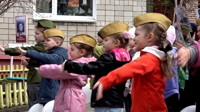 Флешмоб "Белые шарики"