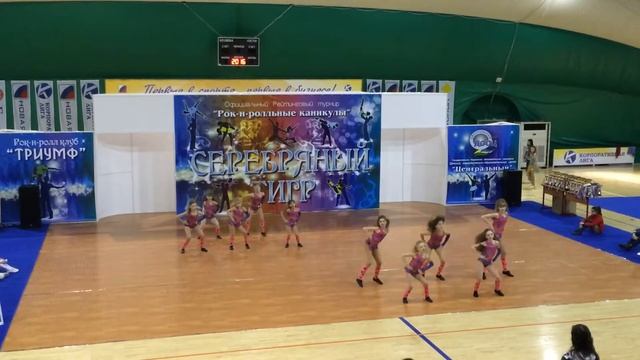 6 Команда клуба Данс